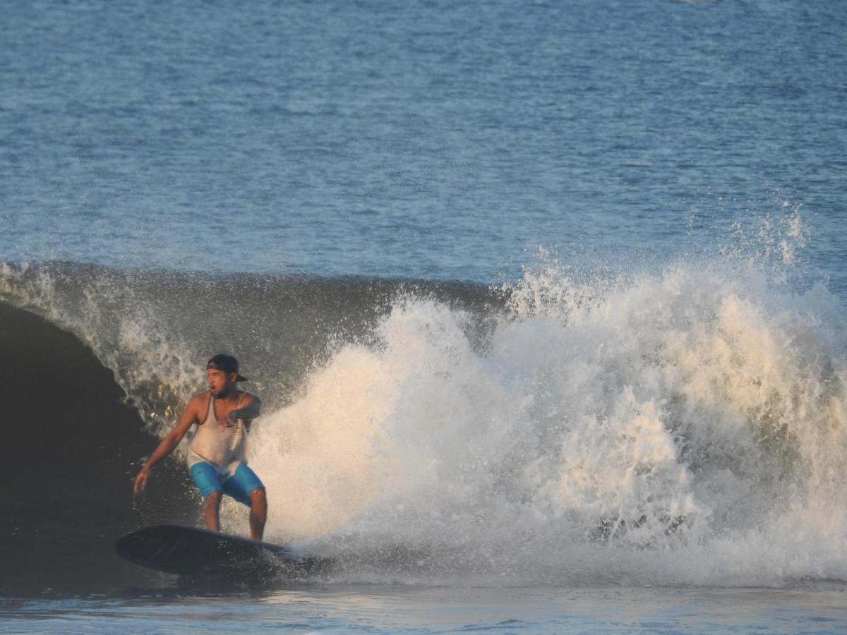 The Point Surfcamp Bali Hotel Pulukan Ngoại thất bức ảnh