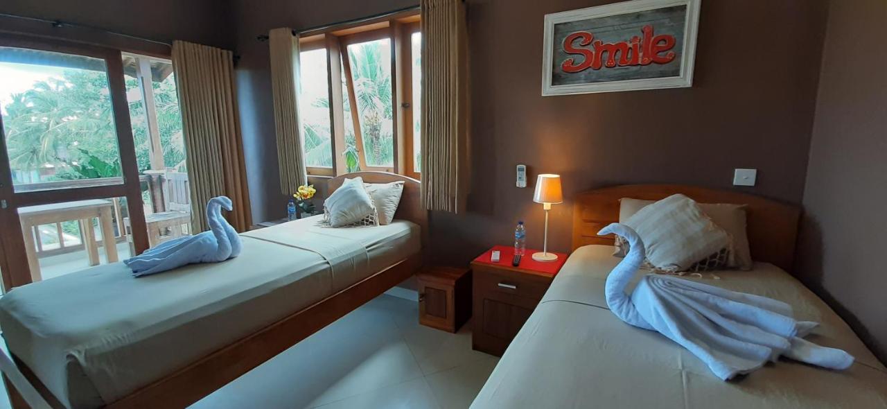The Point Surfcamp Bali Hotel Pulukan Ngoại thất bức ảnh